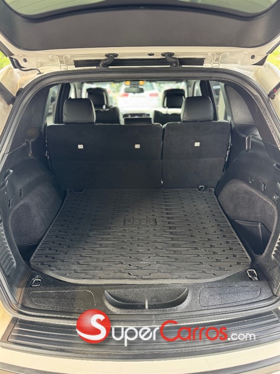 2014 Jeep Grand Cherokee Laredo 4x4 — foto 7 / 11