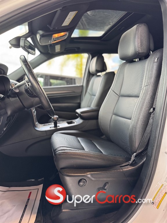 2014 Jeep Grand Cherokee Laredo 4x4 — foto 9 / 11