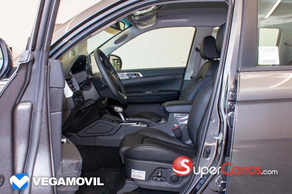 2026 KGM Musso LIMITED — foto 6 / 12