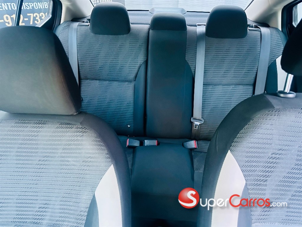 2020 Nissan Versa SV — foto 11 / 12