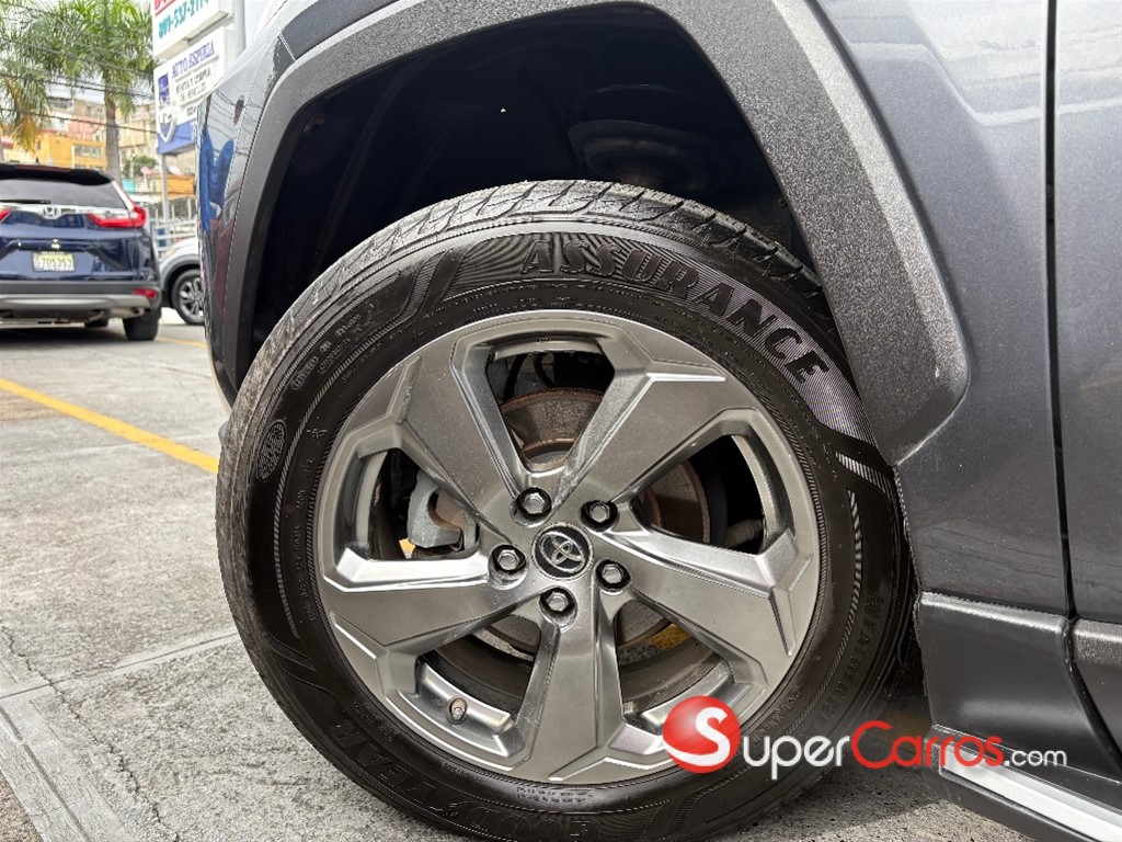 2019 Toyota RAV4 Limited Hybrid — foto 7 / 10