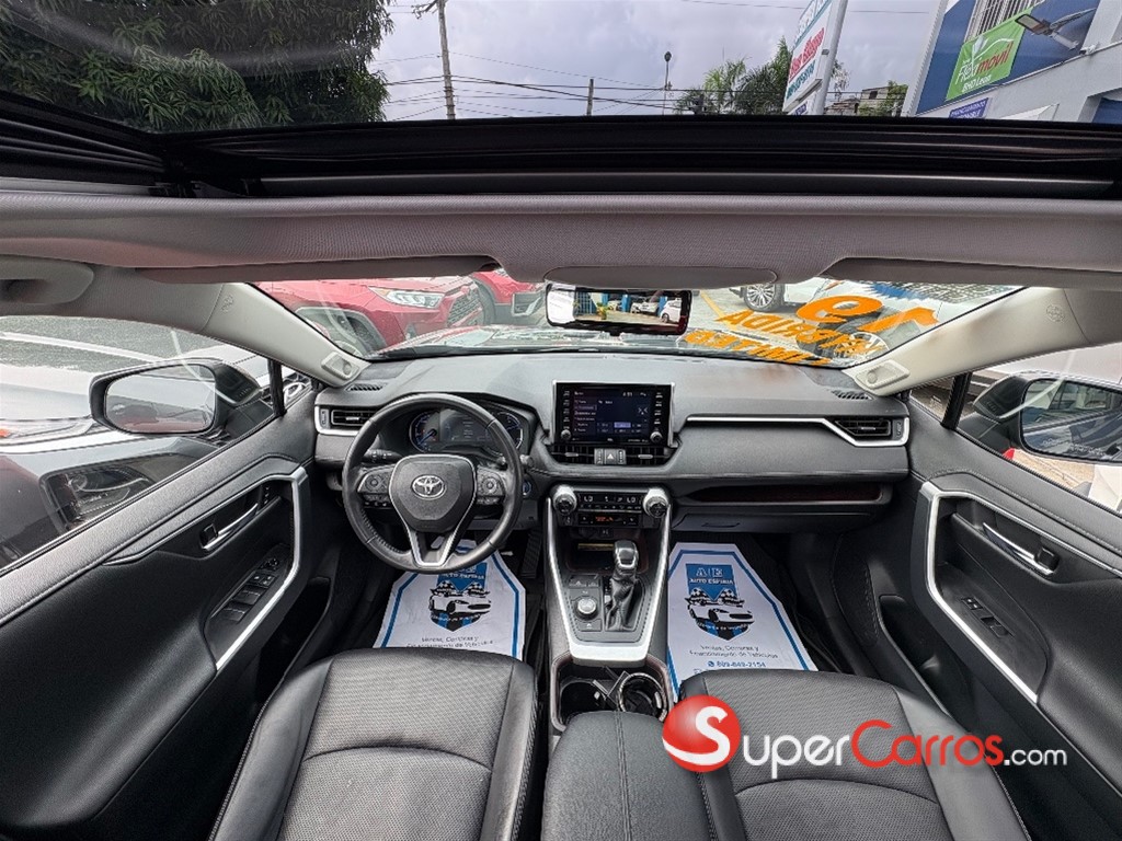 2019 Toyota RAV4 Limited Hybrid — foto 9 / 10
