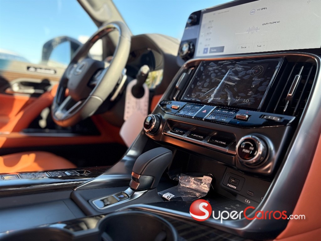 2026 Lexus LX 700 VIP — foto 6 / 9
