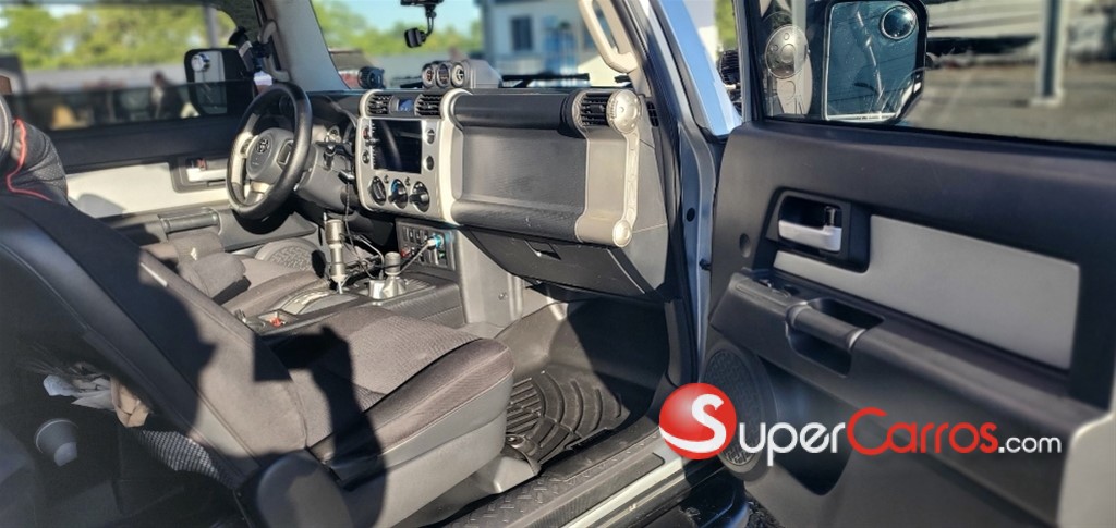 2007 Toyota FJ Cruiser — foto 2 / 12