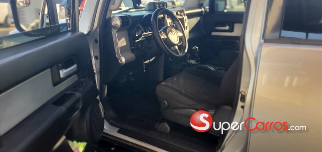 2007 Toyota FJ Cruiser — foto 5 / 12