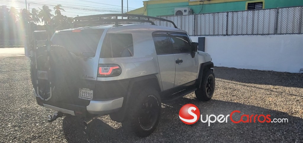 2007 Toyota FJ Cruiser — foto 8 / 12
