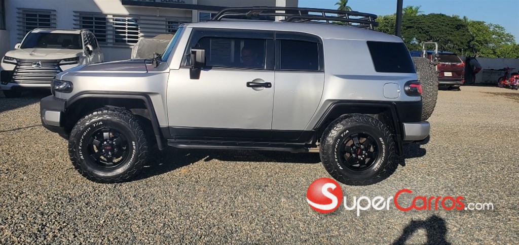 2007 Toyota FJ Cruiser — foto 11 / 12