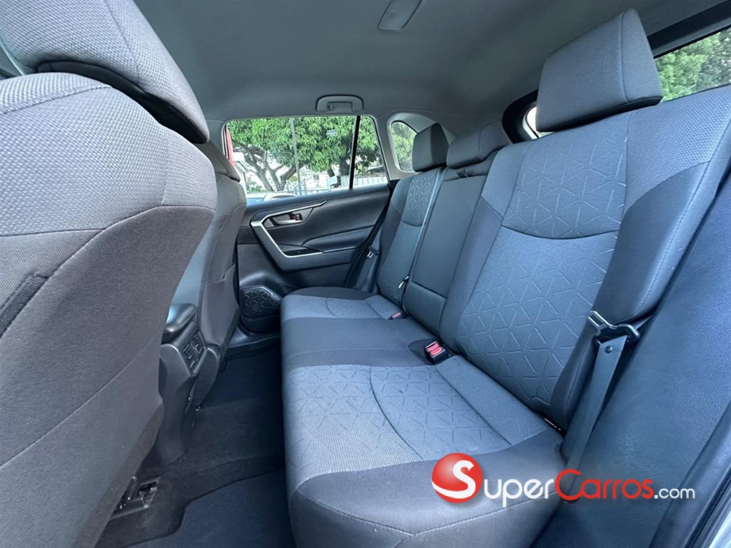 2023 Toyota RAV4 XLE — foto 5 / 11