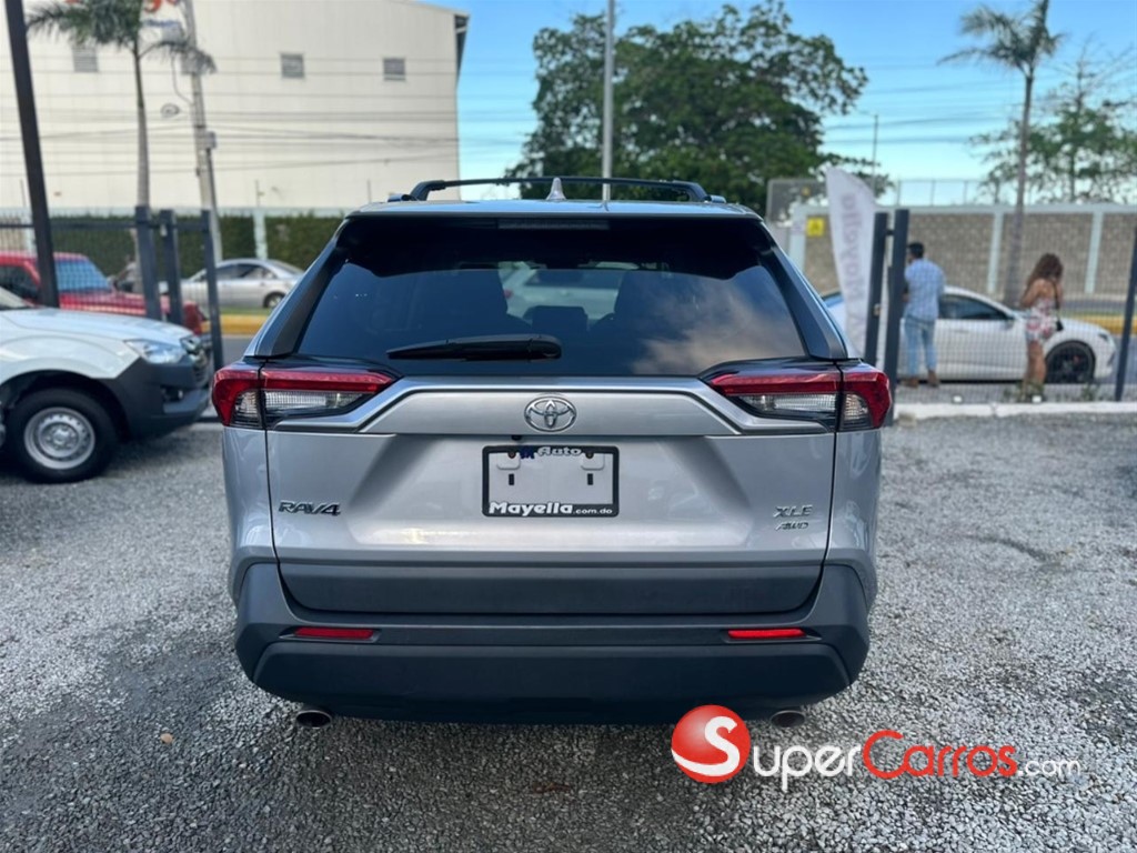 2023 Toyota RAV4 XLE — foto 8 / 11