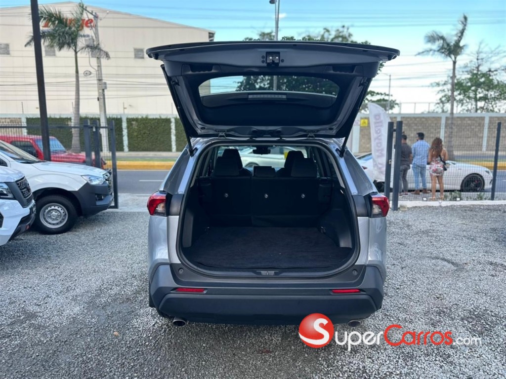 2023 Toyota RAV4 XLE — foto 9 / 11