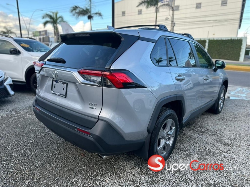 2023 Toyota RAV4 XLE — foto 10 / 11