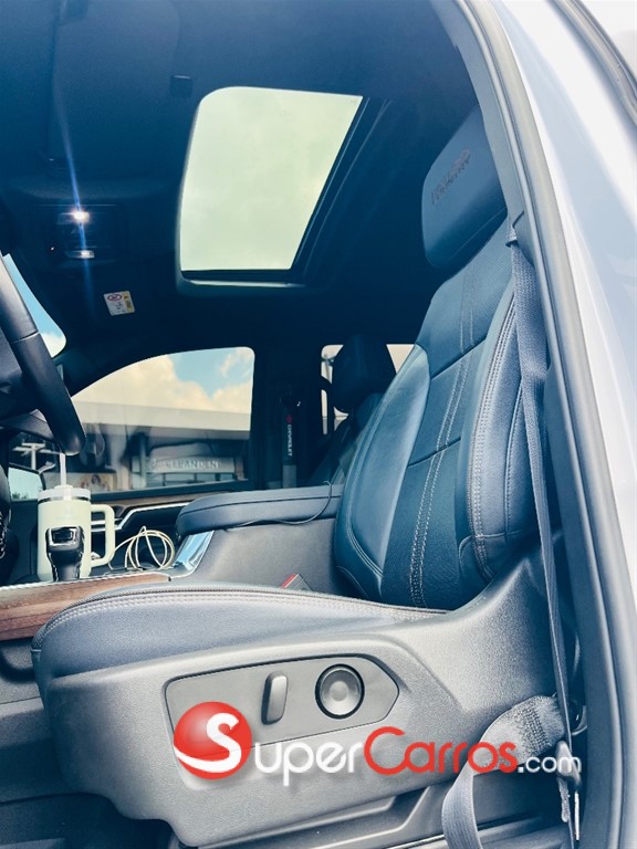 2023 Chevrolet Silverado High Country Duramax — foto 8 / 12