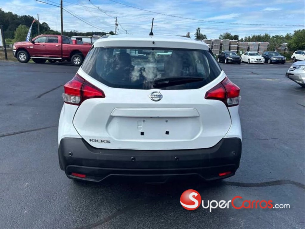 2020 Nissan Kicks — foto 8 / 9