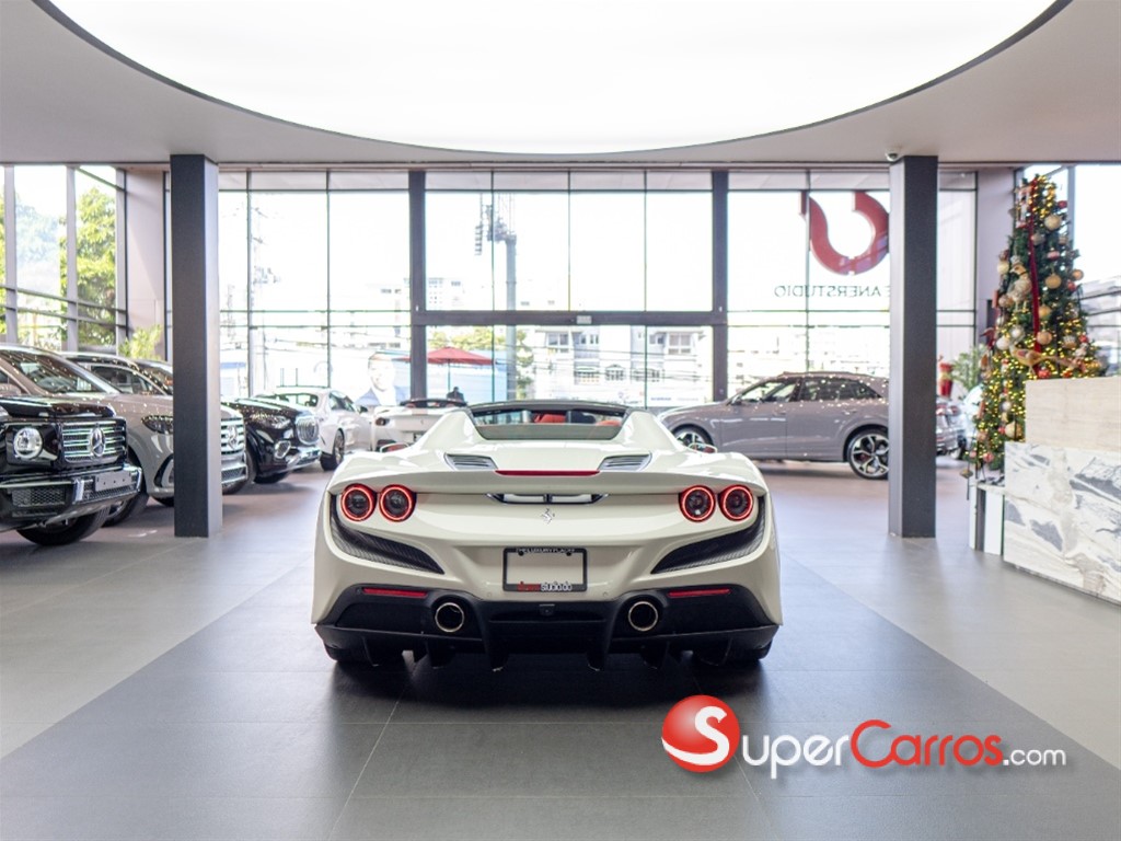 2022 Ferrari F8 Spider — foto 4 / 9