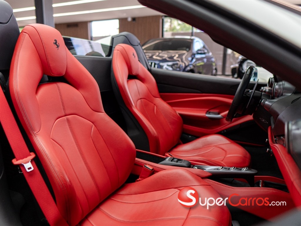 2022 Ferrari F8 Spider — foto 7 / 9