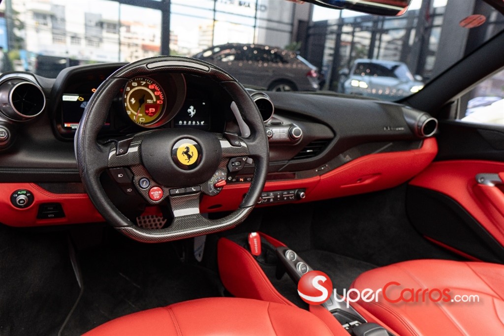 2022 Ferrari F8 Spider — foto 8 / 9