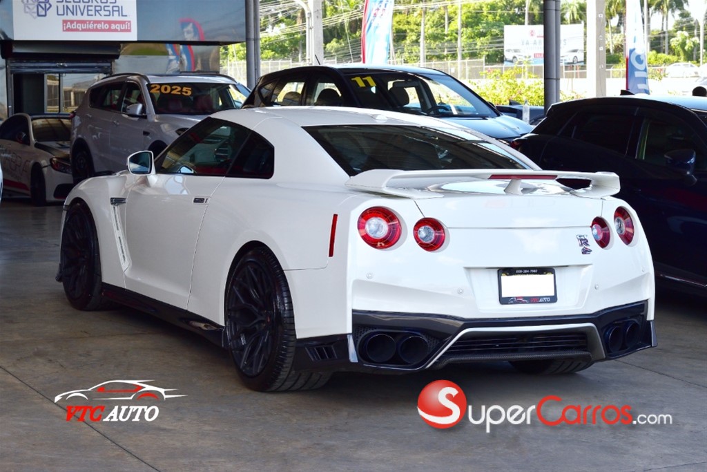 2009 Nissan GT-R Black Edition — foto 2 / 12