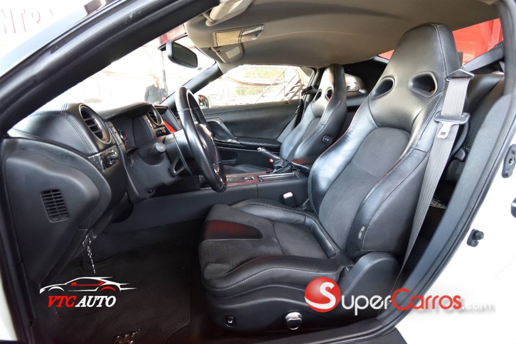 2009 Nissan GT-R Black Edition — foto 7 / 12