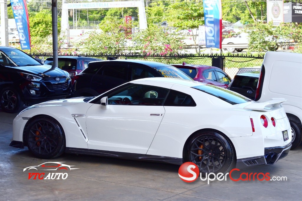 2009 Nissan GT-R Black Edition — foto 9 / 12
