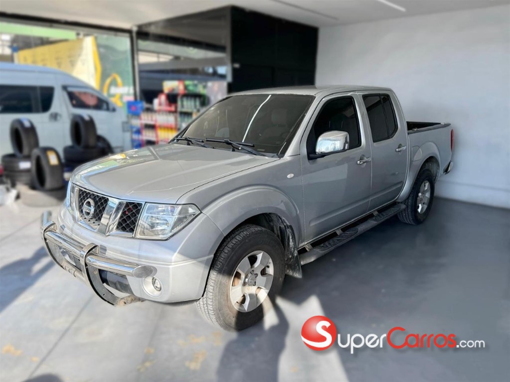 2011 Nissan Navara — foto 2 / 11