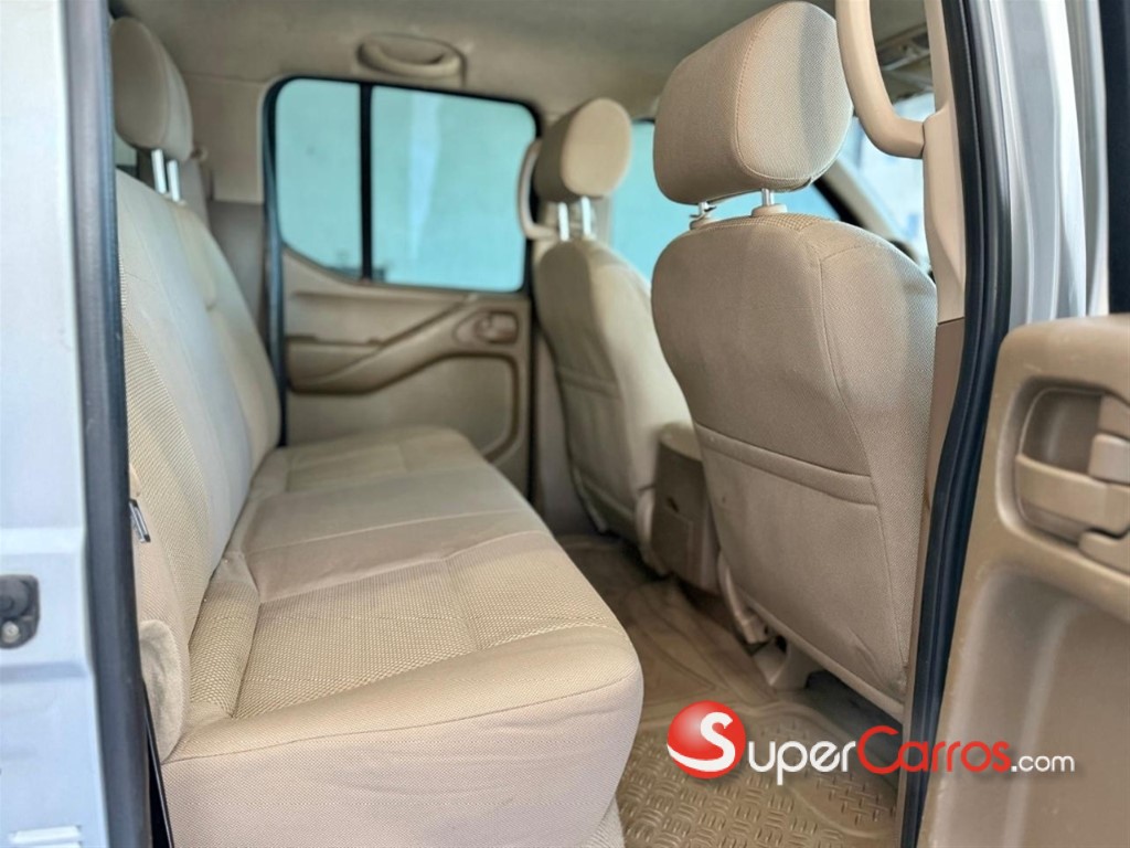 2011 Nissan Navara — foto 10 / 11