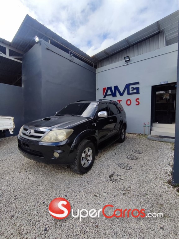 2009 Toyota Fortuner — foto 3 / 8