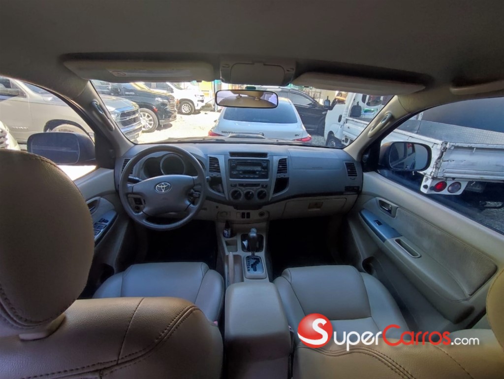 2009 Toyota Fortuner — foto 8 / 8