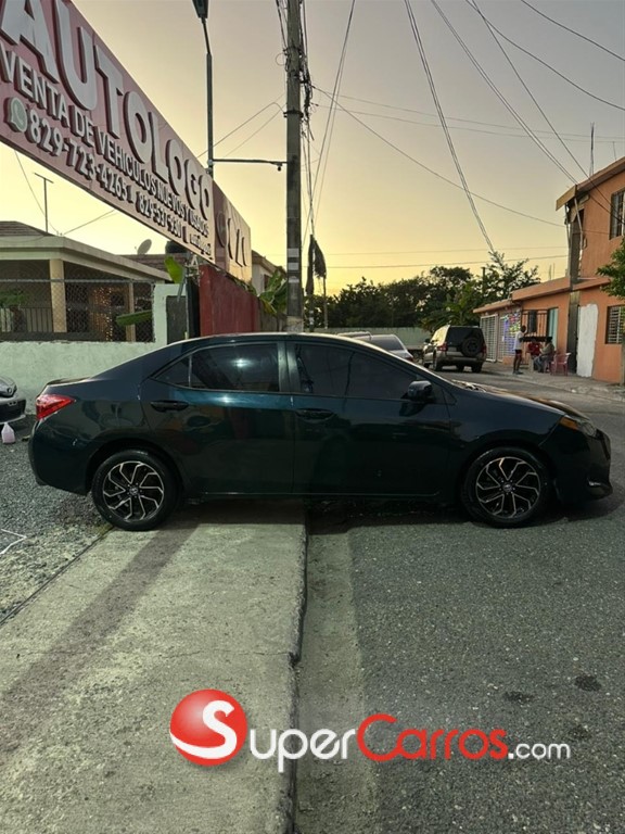 2018 Toyota Corolla LE — foto 9 / 12