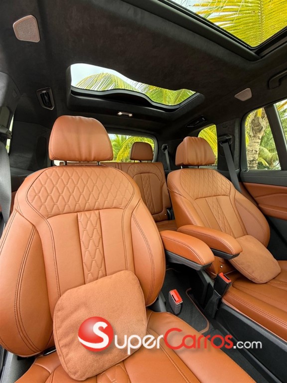 2023 BMW X 7 M60i Xdrive — foto 9 / 12