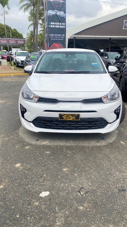 2022 Kia Rio — foto 2 / 7