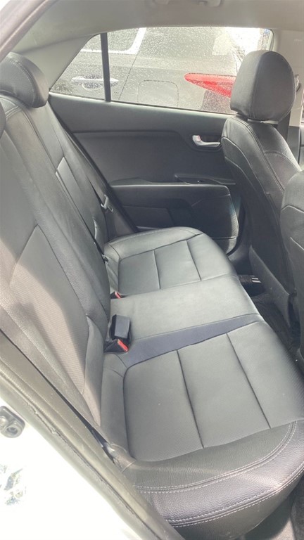 2022 Kia Rio — foto 4 / 7