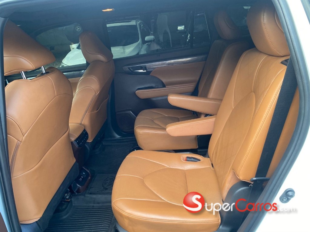 2020 Toyota Highlander Platinum — foto 6 / 9