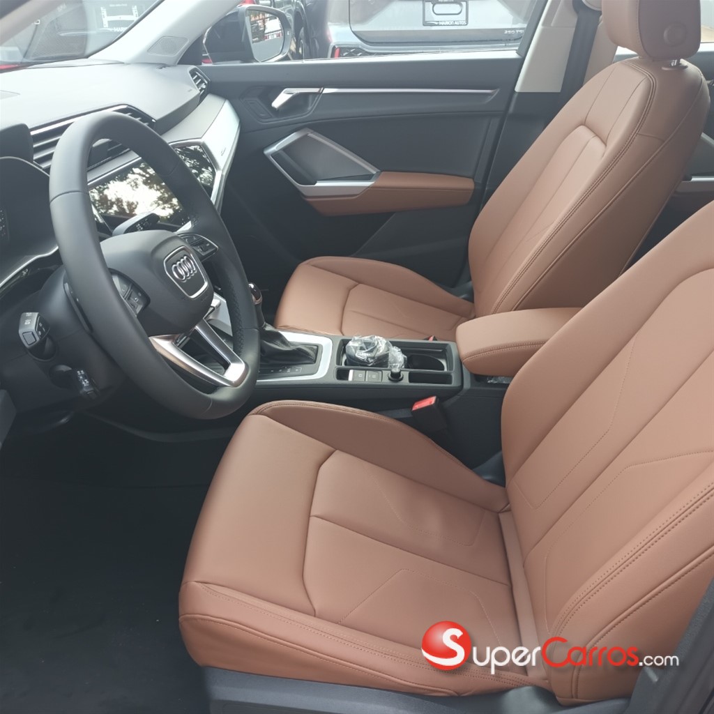2025 Audi Q3 35 TFSI Advance Plus — foto 6 / 9