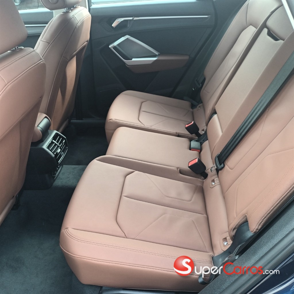 2025 Audi Q3 35 TFSI Advance Plus — foto 8 / 9