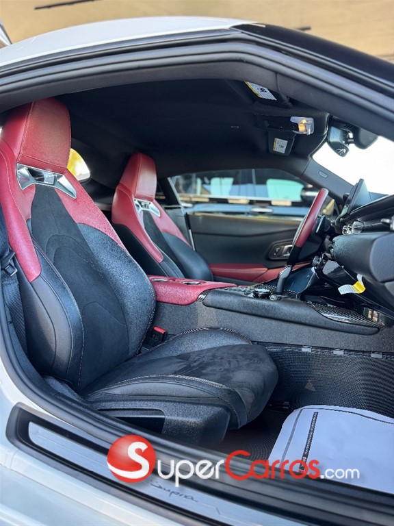 2022 Toyota Supra — foto 8 / 12