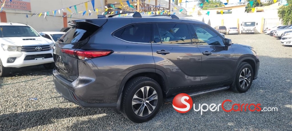 2021 Toyota Highlander XLE — foto 5 / 12