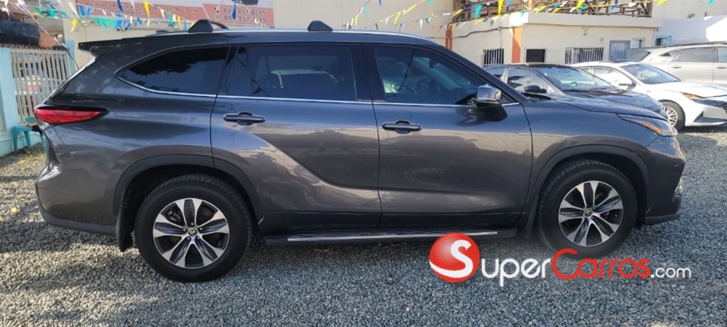 2021 Toyota Highlander XLE — foto 6 / 12