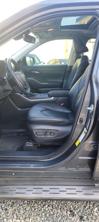 2021 Toyota Highlander XLE — foto 11 / 12