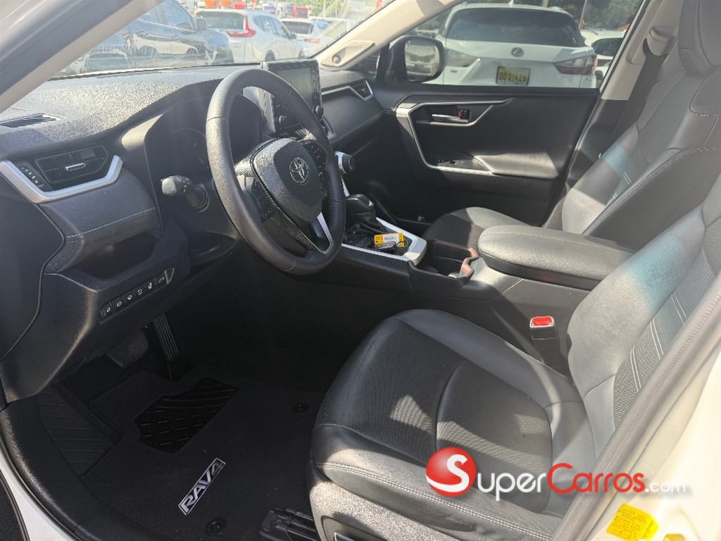 2020 Toyota RAV4 Limited — foto 7 / 9