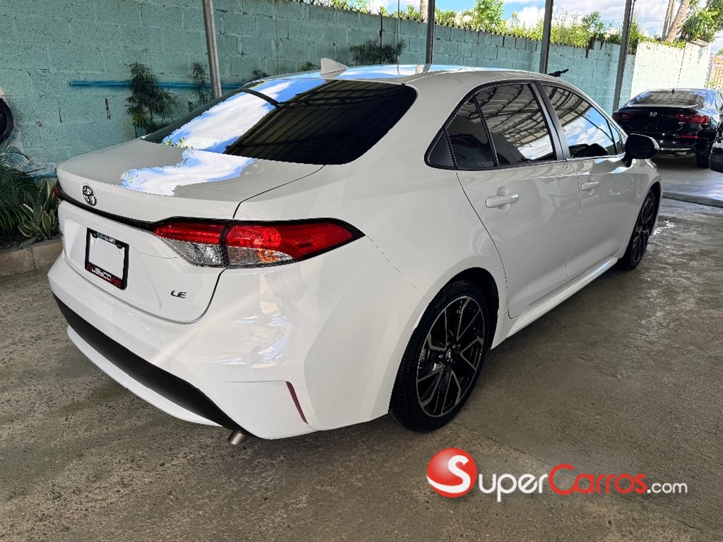 2021 Toyota Corolla LE — foto 3 / 9