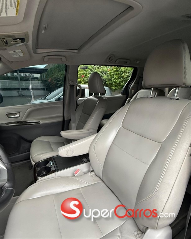 2020 Toyota Sienna — foto 7 / 9