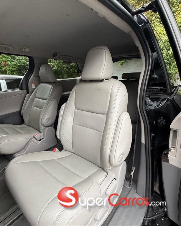 2020 Toyota Sienna — foto 8 / 9