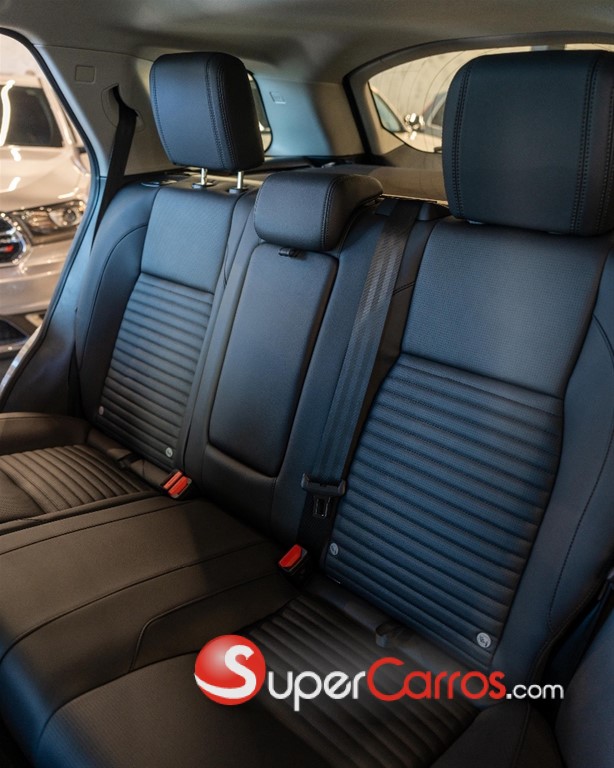 2025 Land Rover Discovery Sport SE — foto 8 / 12