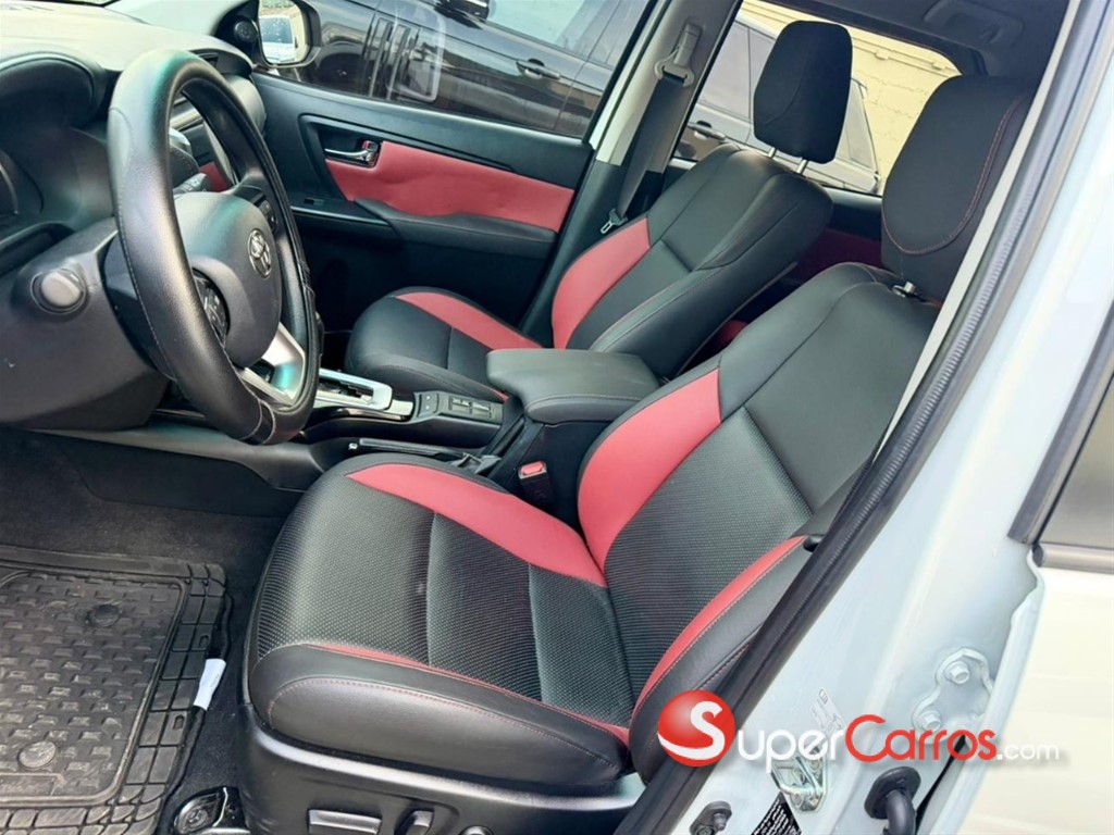 2025 Toyota Fortuner — foto 3 / 10
