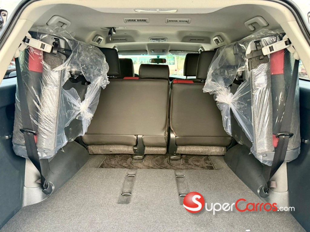 2025 Toyota Fortuner — foto 7 / 10