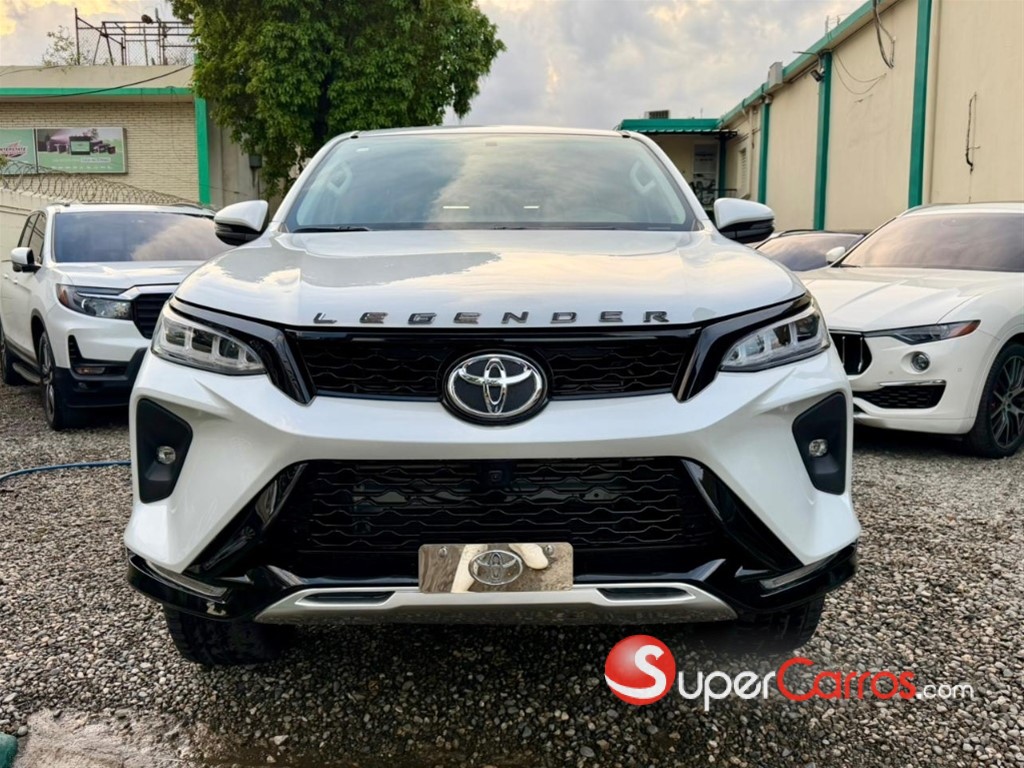 2025 Toyota Fortuner — foto 10 / 10