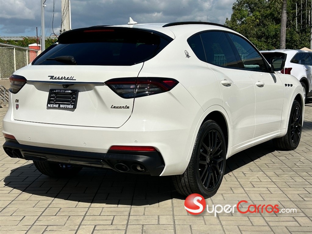 2021 Maserati Levante — foto 3 / 12