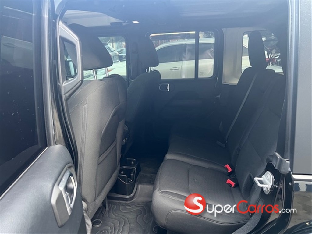 2018 Jeep Wrangler Sahara Unlimited — foto 11 / 12