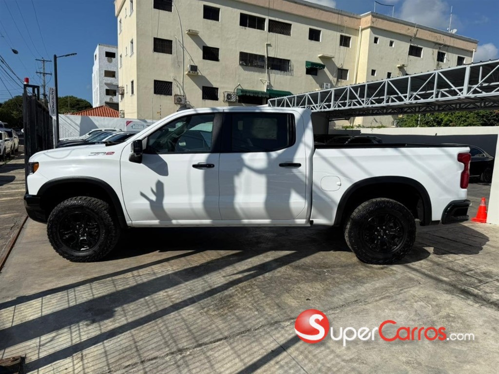 2025 Chevrolet Silverado ZR2 — foto 5 / 11