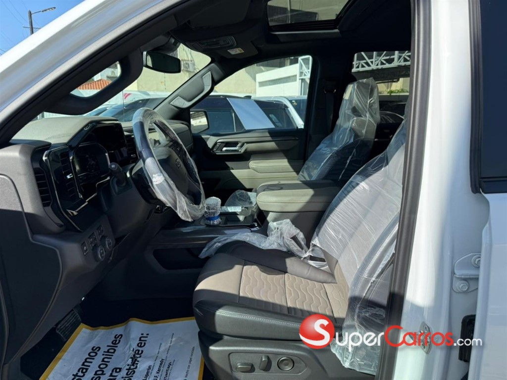 2025 Chevrolet Silverado ZR2 — foto 8 / 11